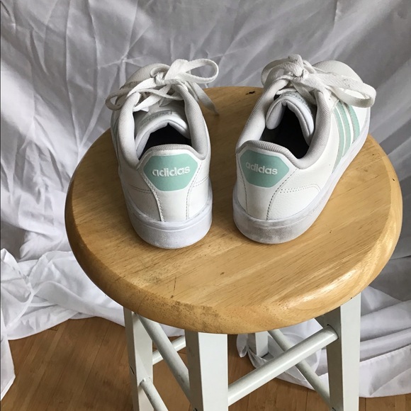 Baby blue adidas Cloudfoam size 6 - Picture 3 of 5